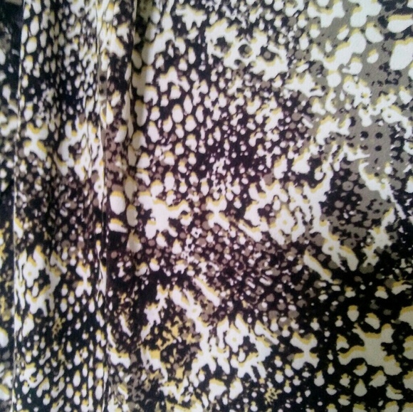 2/$20! Snakeskin Skirt with Butt Shaper - Picture 2 of 7